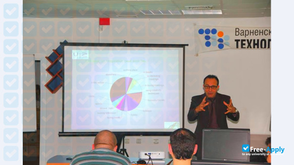 Photo de l’Varna Free University #10