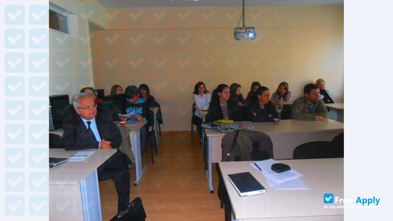 Veliko Tarnovo University photo #6