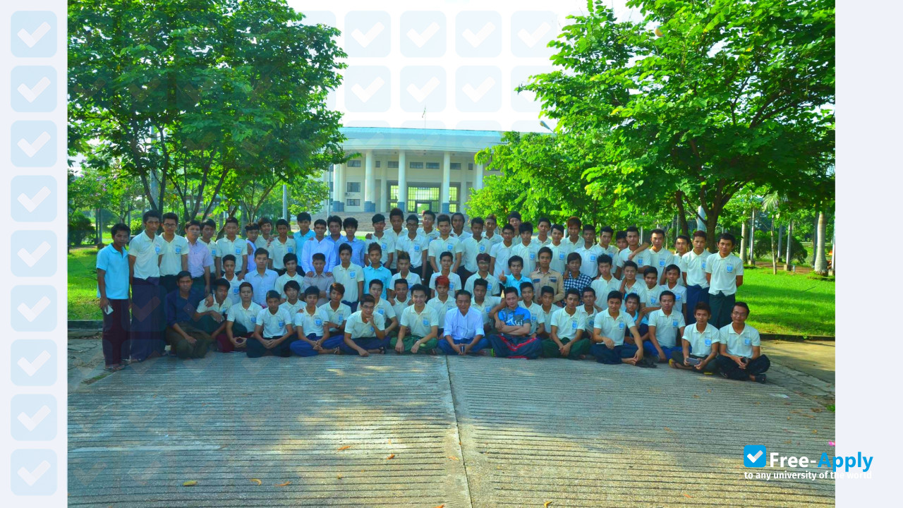 Foto de la Yangon University of Economics #7