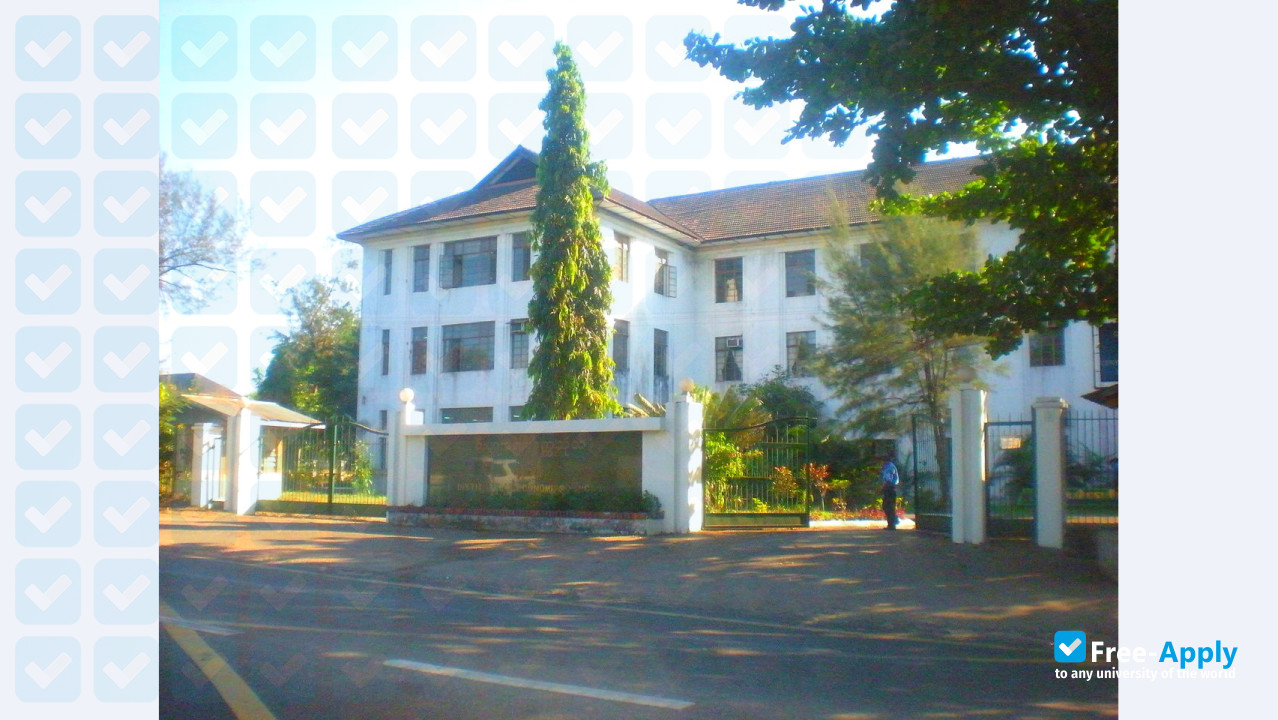 Photo de l’Yangon University of Economics #7
