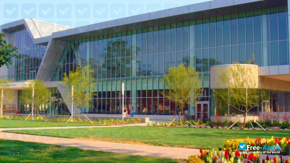 Hills University фотография №2