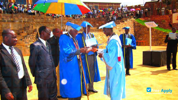 Foto de la Mwaro University #6