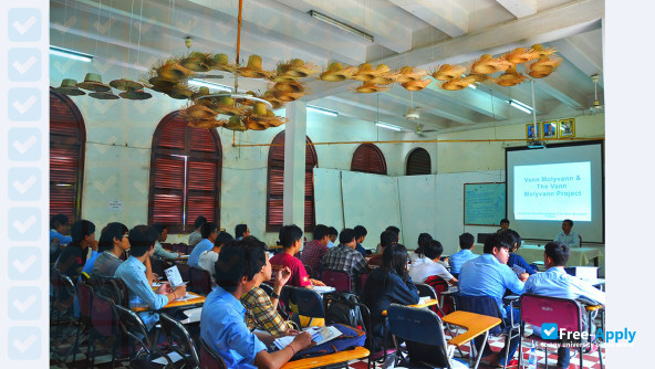 Foto de la Royal University of Fine Arts #9