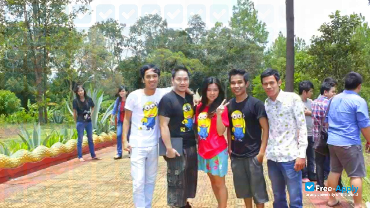 Royal University of Law and Economics photo #4