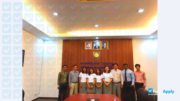 Photo de l’University of Puthisastra #4