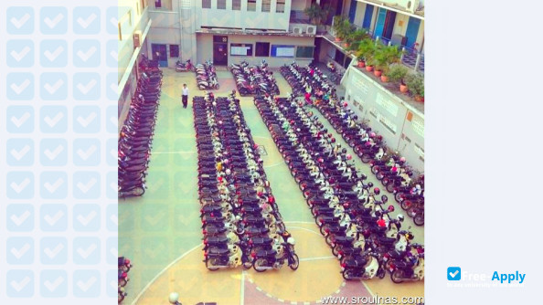 Foto de la Norton University #2