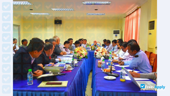 Photo de l’Paññāsāstra University of Cambodia #3