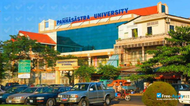 Foto de la Paññāsāstra University of Cambodia #6