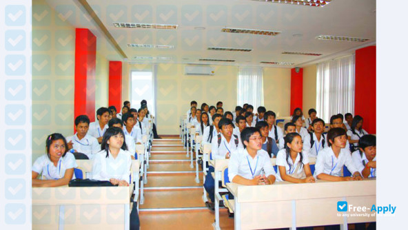 Photo de l’Paragon International University #5