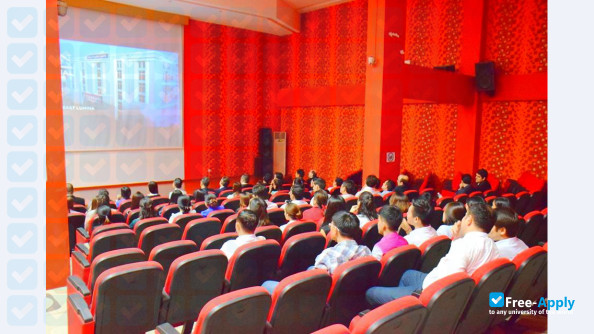Photo de l’Paragon International University #8