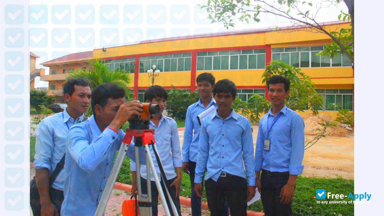Foto de la Preah Kossomak Polytechnic Institute #5