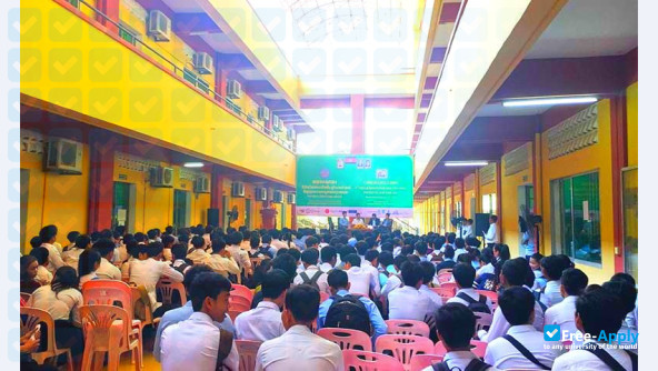 Foto de la Preah Kossomak Polytechnic Institute #8