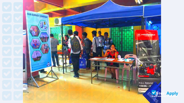Foto de la Preah Kossomak Polytechnic Institute #3