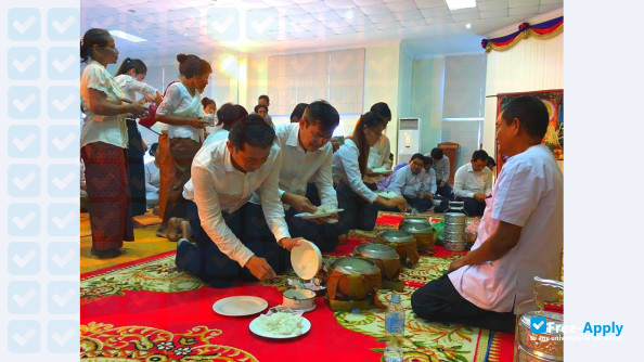 Foto de la Svay Rieng University #1