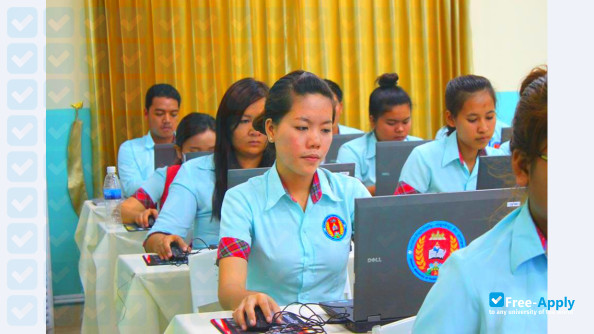 Foto de la Khmer University of Technology and Management #6