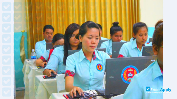 Foto de la Khmer University of Technology and Management #1