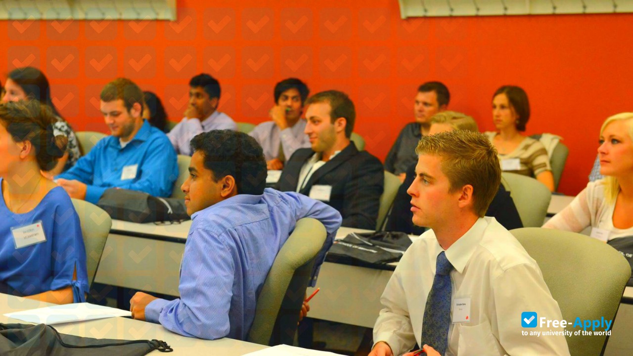 Photo de l’University Institute of Science and Management (IUSM) #5