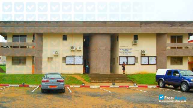 Foto de la University of Douala #3