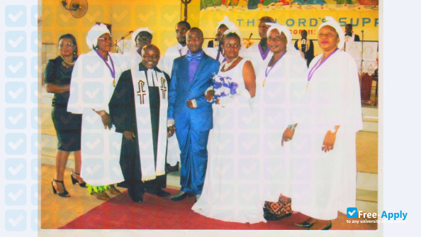 Foto de la Presbyterian Theological Seminary, PTS Kumba #10