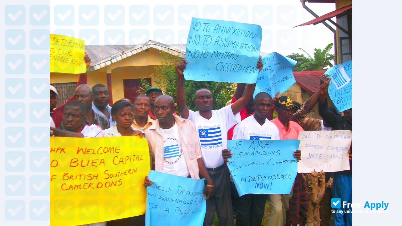 Foto de la Presbyterian Theological Seminary, PTS Kumba #13