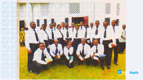 Foto de la Presbyterian Theological Seminary, PTS Kumba #12