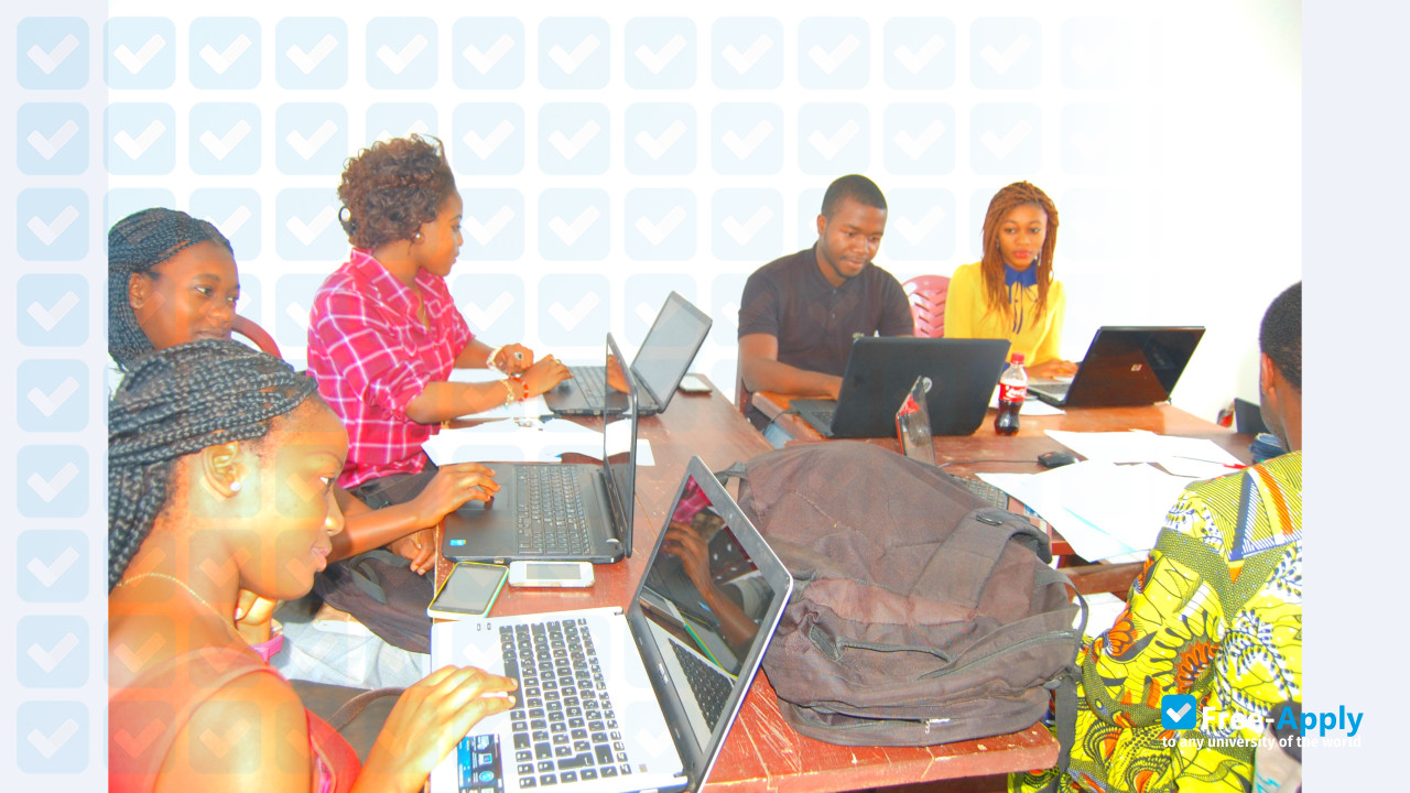 Photo de l’Higher Institute of Languages and Communication