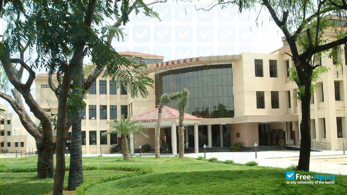 Foto de la Higher Institute of Languages and Communication