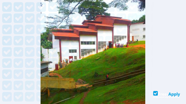 Foto de la University of Yaoundé I #5
