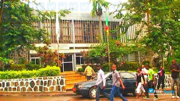 Foto de la University of Yaoundé I #3