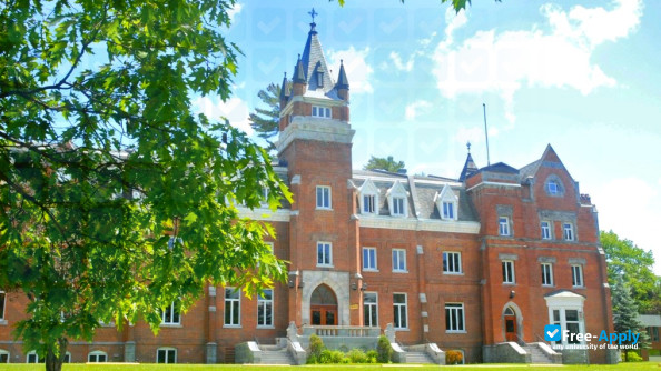 Bishop's University photo #6