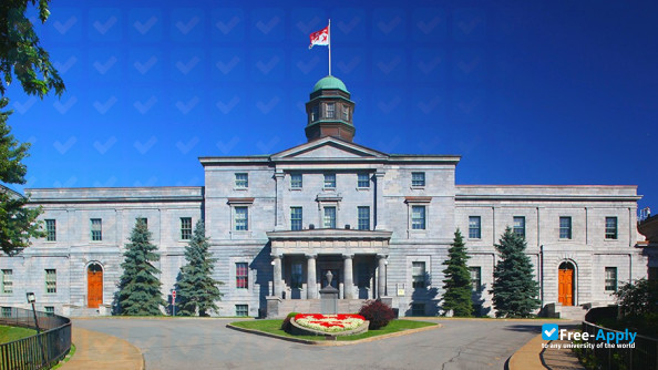 Foto de la McGill University #8