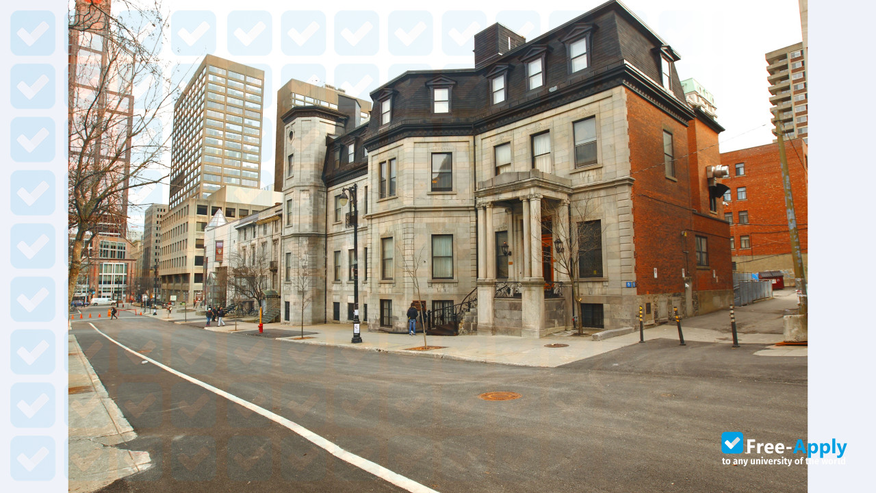 Foto de la McGill University #16