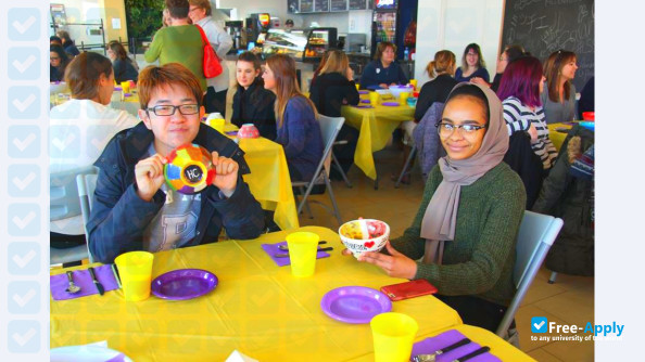 Foto de la Wilfrid Laurier University Communications, Public Affairs & Marketing #5