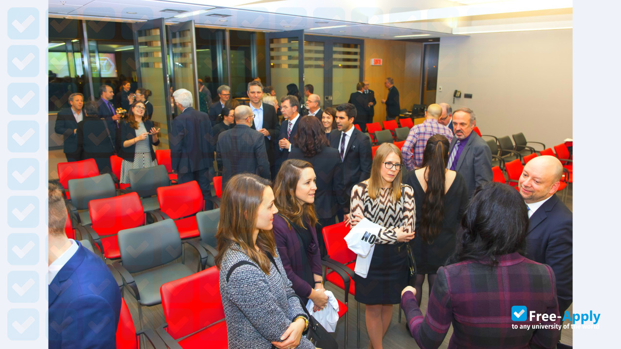 Foto de la Academy of Entrepreneurship #3