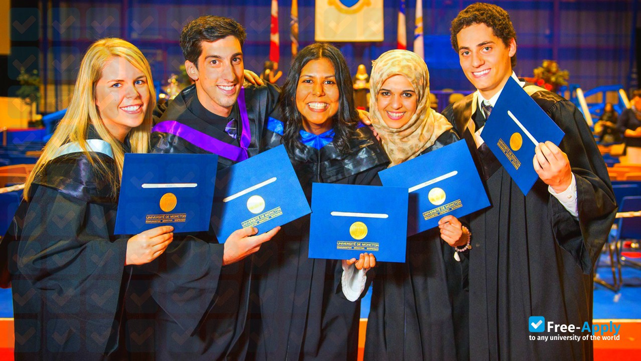 Foto de la University of Moncton #6