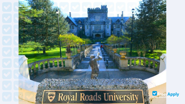 Royal Roads University фотография №3