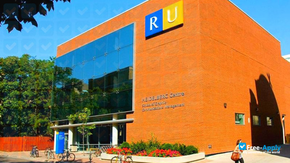 Foto de la Ryerson University #9
