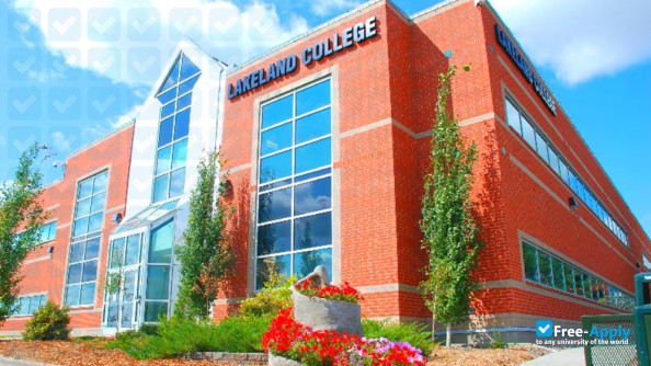 Lakeland College photo #3