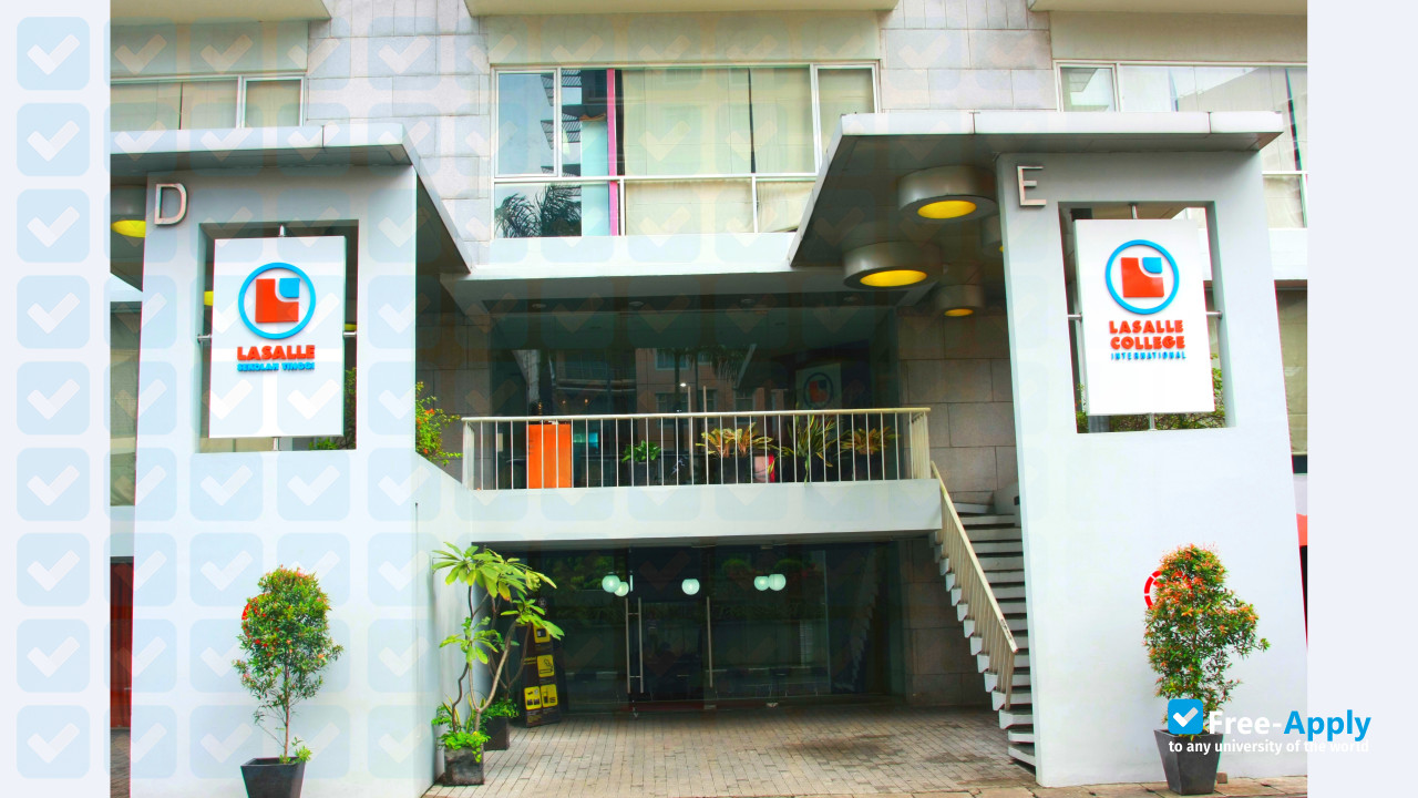LaSalle College photo #6