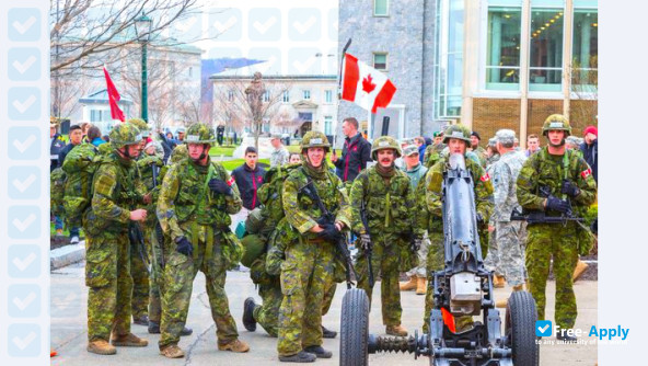 Foto de la Royal Military College of Canada #4