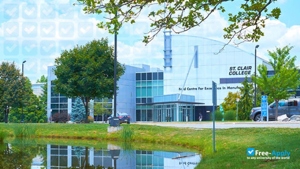 Foto de la Saint Clair College #4