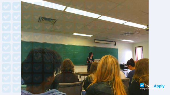 Photo de l’Eston College #3