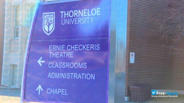 Foto de la Thorneloe University #12