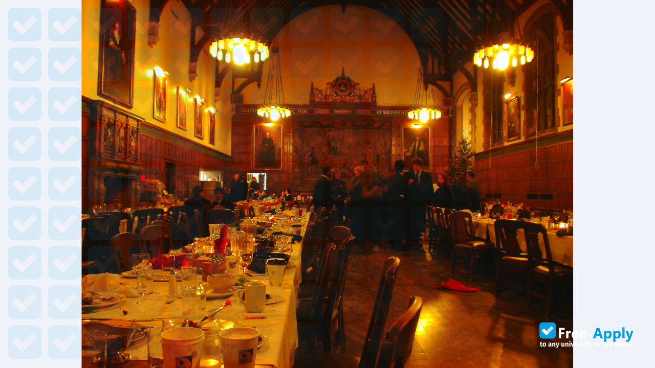 Trinity College in the University of Toronto photo #10
