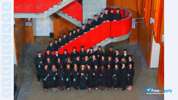 Photo de l’Quest University #7