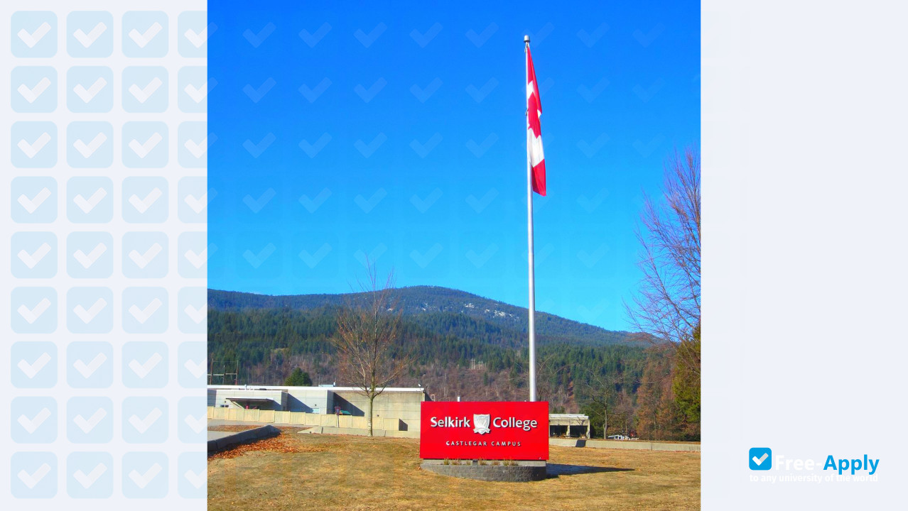 Foto de la Selkirk College #3