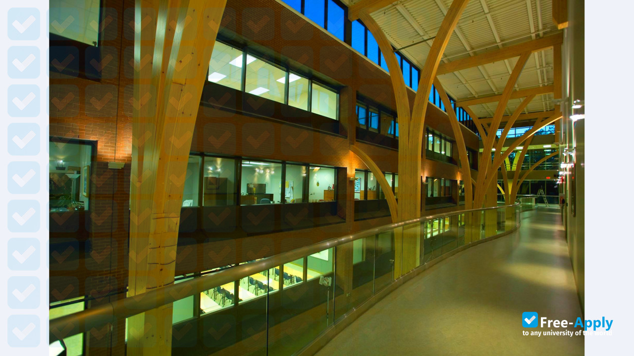 Foto de la Confederation College #9