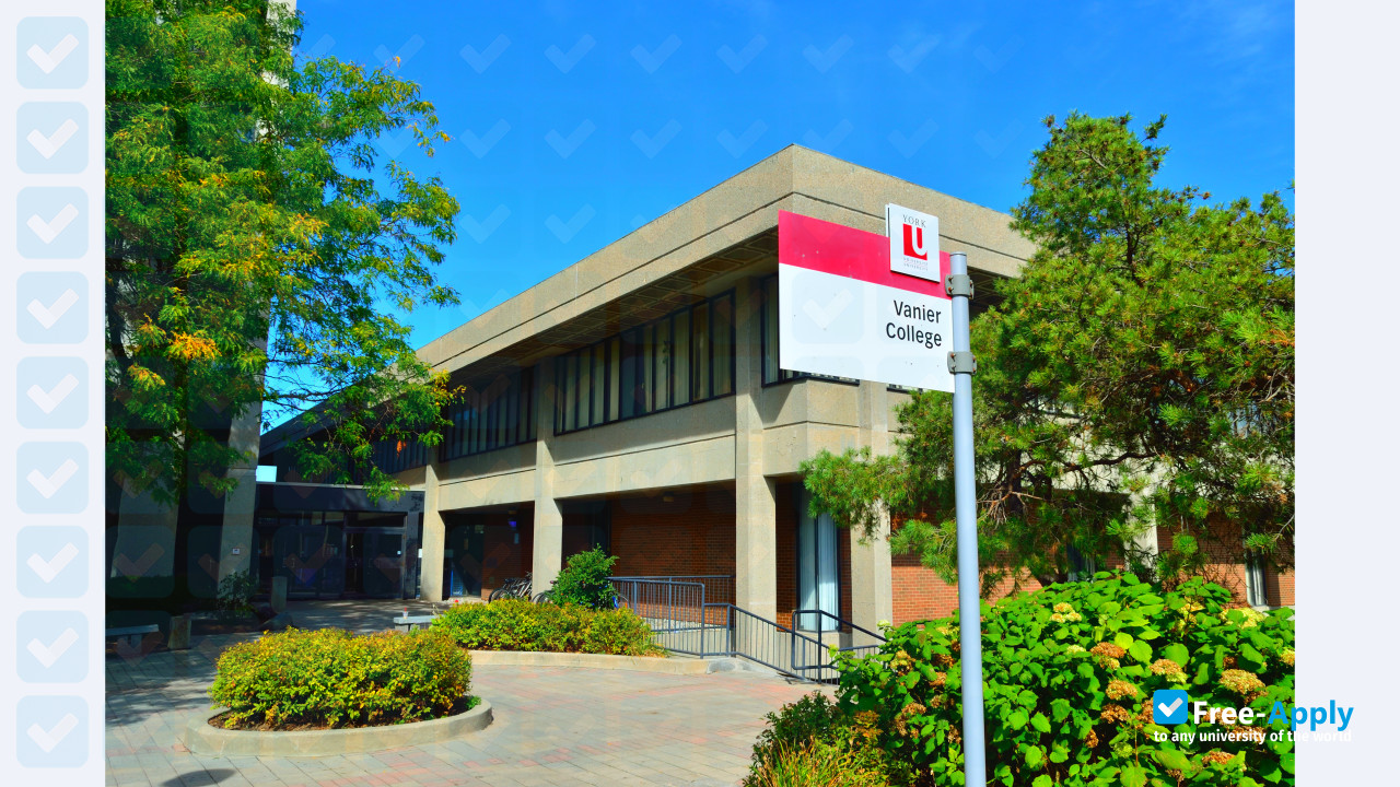 Vanier College photo #4