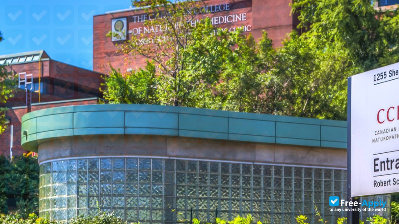 Foto de la Canadian College of Naturopathic Medicine #2