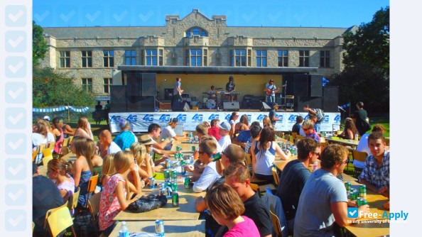 Foto de la University of Saskatchewan #11
